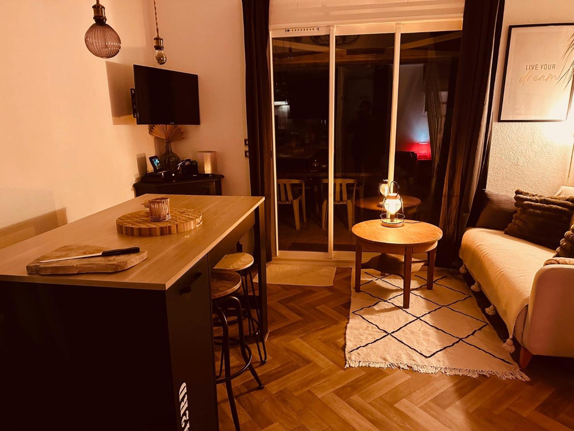 Le Sunset Marseillan-plage, Entre Et Lagune De Thau, Etape Velo, Famille, Couple, Vrp, Toutou Admis, Jardin, Parking Prive Gratuit, Velos, Clim, Wifi Fibre Gratuite, Commodites, Et Piste Cyclable A Proximite, 6 Couchages Nous Cont