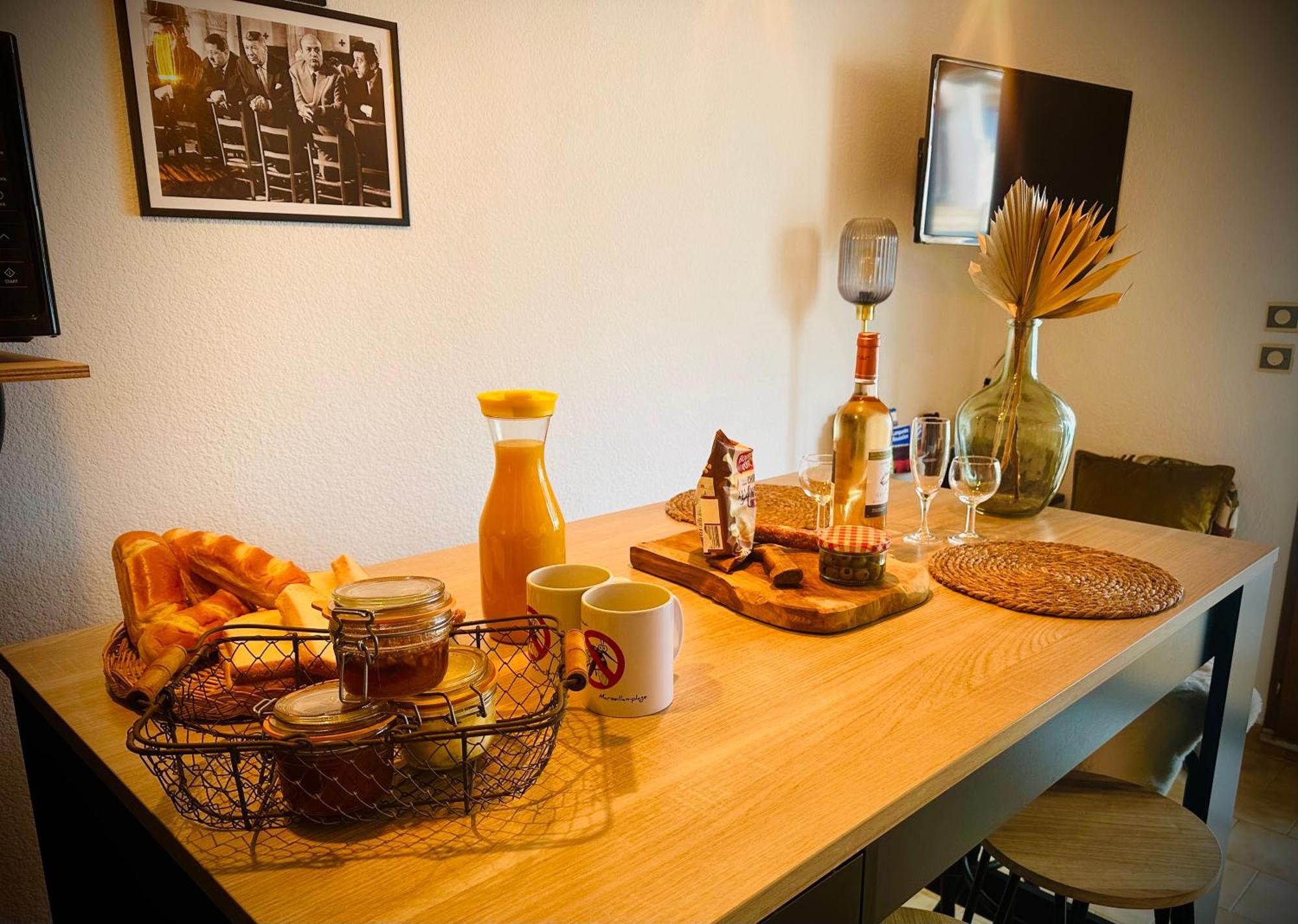 Le Sunset Marseillan-plage, Entre Et Lagune De Thau, Etape Velo, Famille, Couple, Vrp, Toutou Admis, Jardin, Parking Prive Gratuit, Velos, Clim, Wifi Fibre Gratuite, Commodites, Et Piste Cyclable A Proximite, 6 Couchages Nous Cont Appartement *
